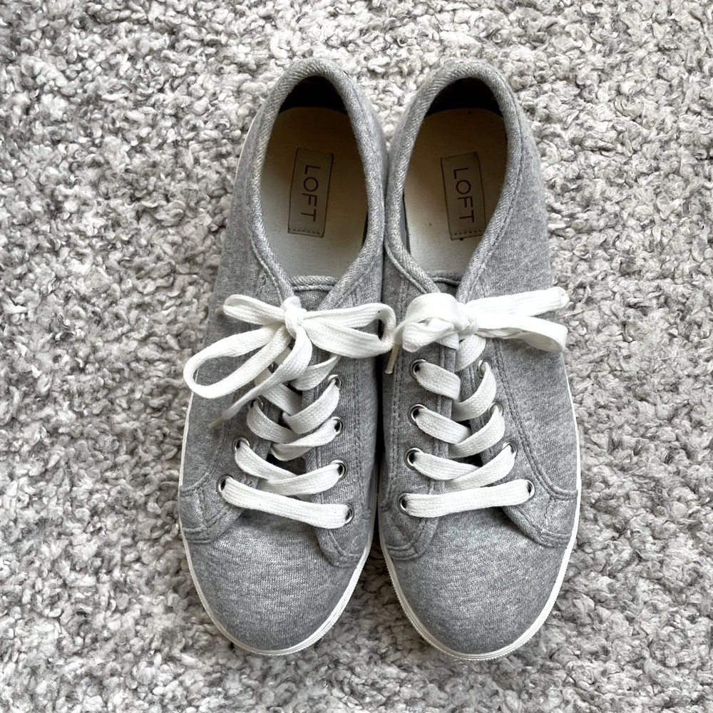 LOFT grey sneakers - size 8M